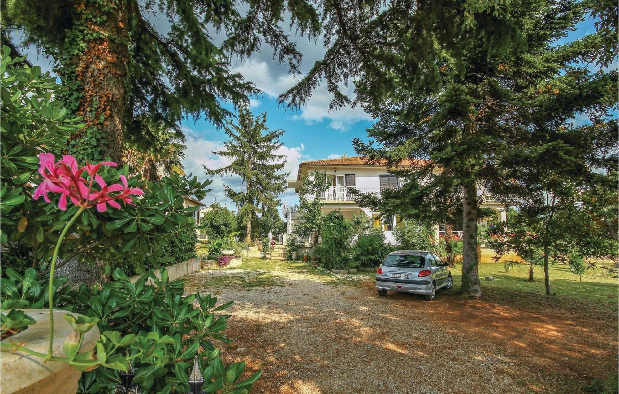 2 Bedroom Pet Friendly Apartment In Lovrecica Εξωτερικό φωτογραφία